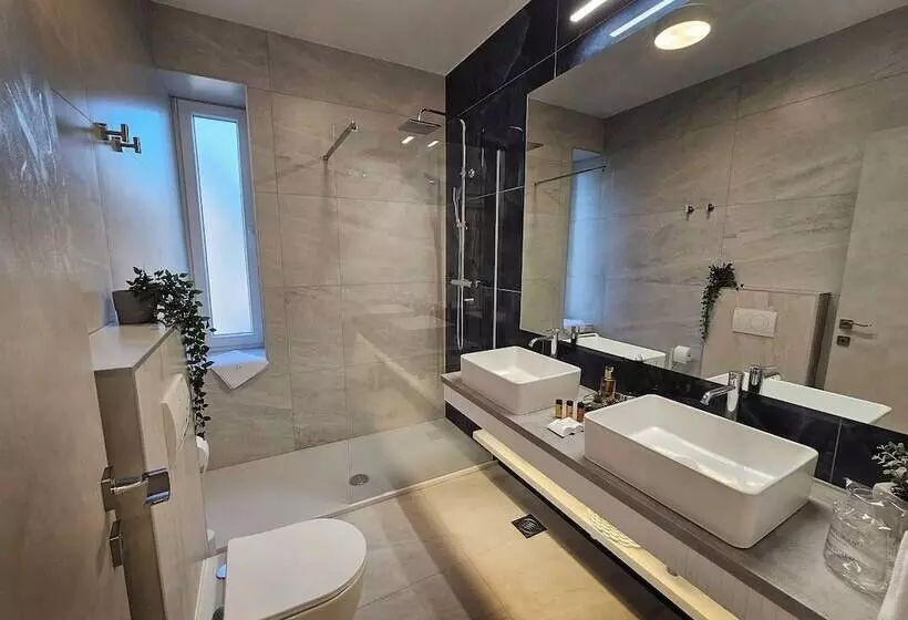 هتل Mape Luxury Rooms