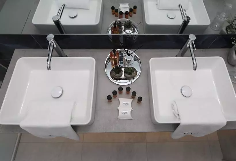 هتل Mape Luxury Rooms