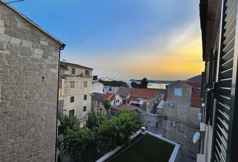 Hotelli Mape Luxury Rooms