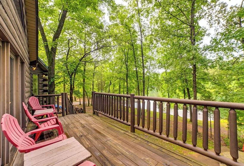 Lakefront Kuttawa Cabin W/ Private Dock & Hot Tub!