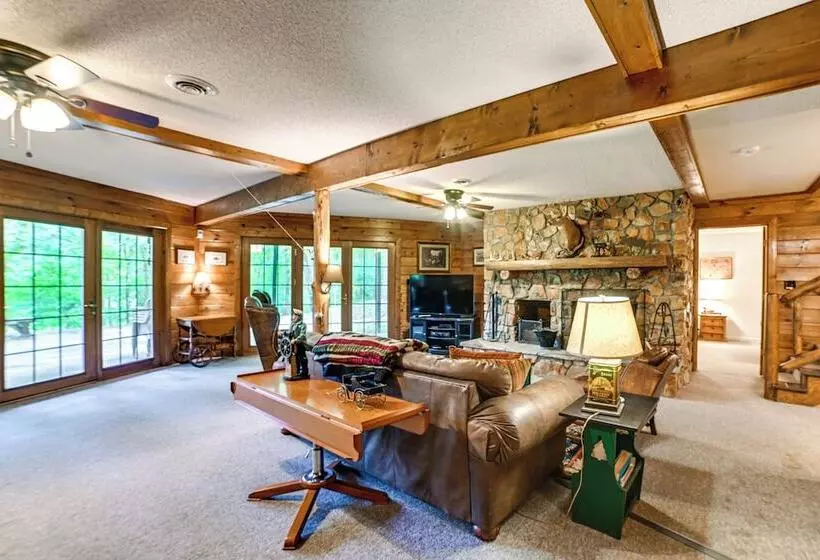 Lakefront Kuttawa Cabin W/ Private Dock & Hot Tub!