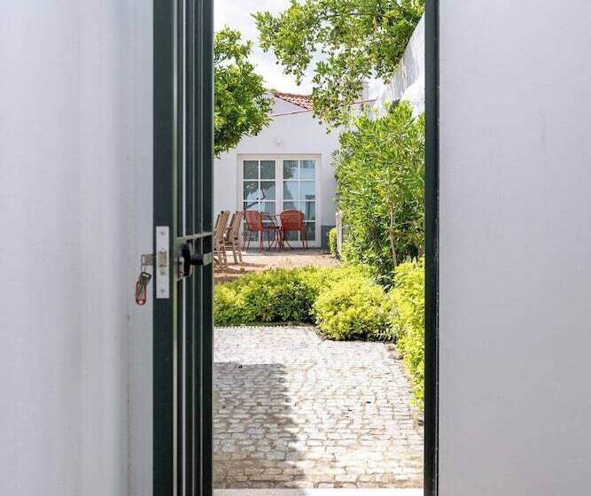 Limehome Evora Rua De Machede 52