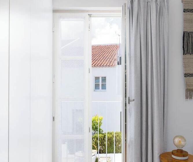 Limehome Evora Rua De Machede 52