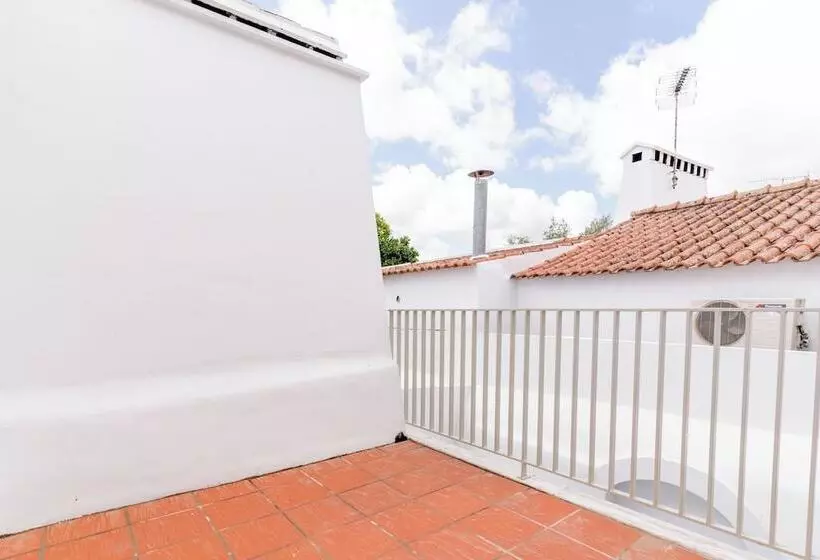 Limehome Evora Rua De Machede 52