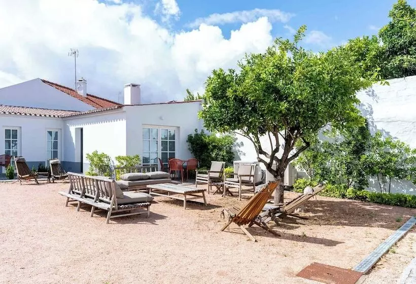 Limehome Evora Rua De Machede 52