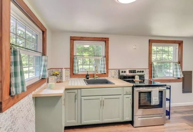 Peaceful Hiram Retreat On Cuyahoga River!