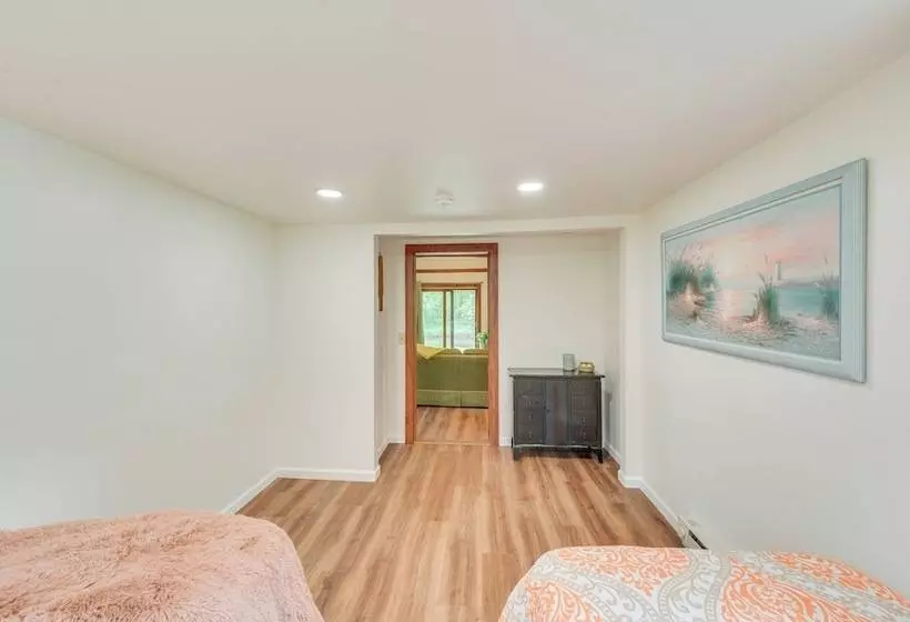 Peaceful Hiram Retreat On Cuyahoga River!