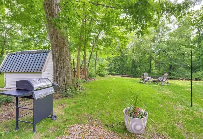 Peaceful Hiram Retreat On Cuyahoga River!