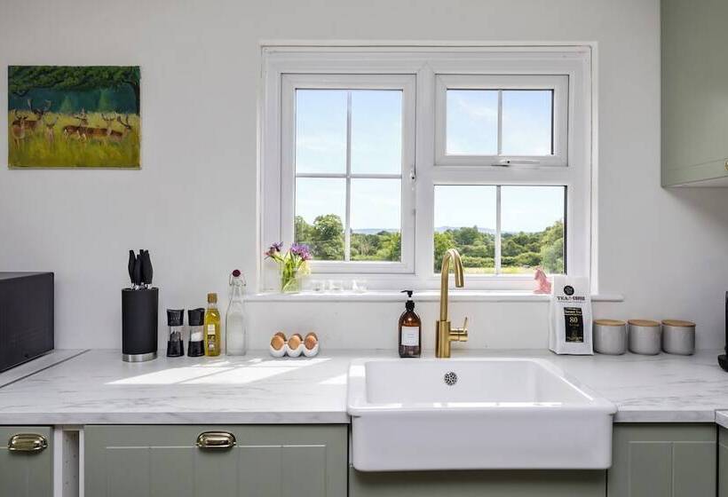 פנסיון Deer View