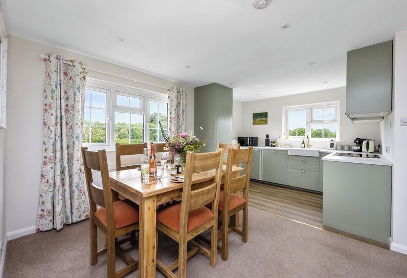 פנסיון Deer View