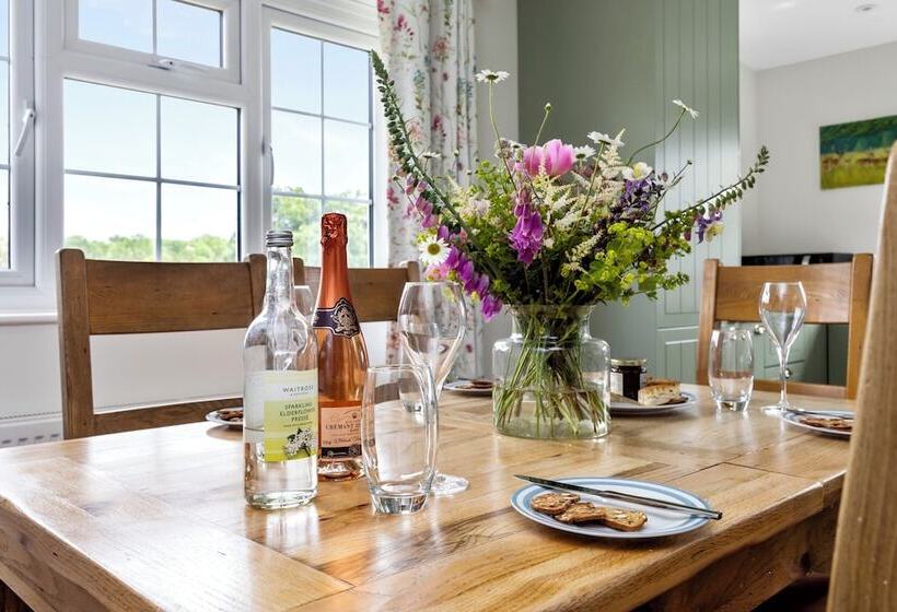 פנסיון Deer View