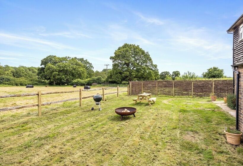 פנסיון Deer View