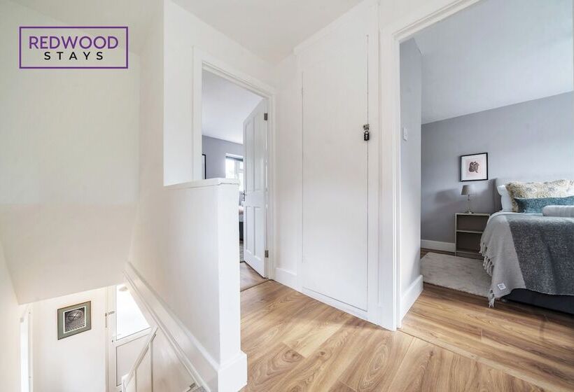 Пансион Link Road House By Redwood Stays