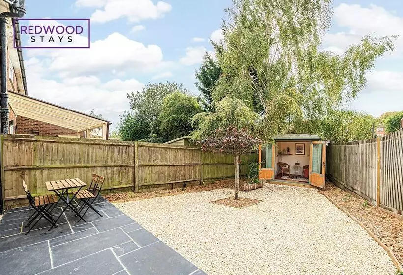 Majatalo Link Road House By Redwood Stays