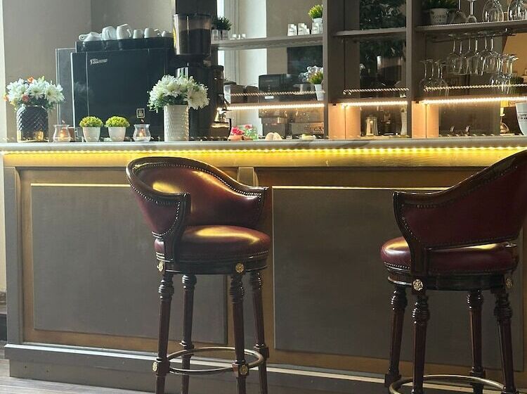 پانسیون Room In Guest Room Viareggio Rooms Facing The Sea