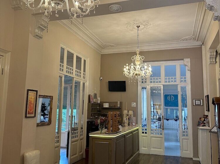 پانسیون Room In Guest Room Viareggio Rooms Facing The Sea