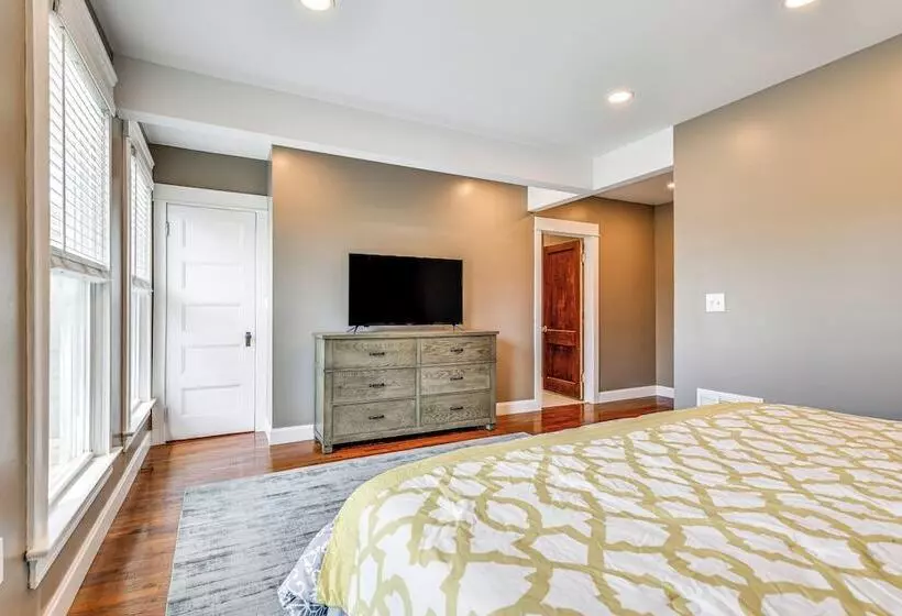 Pet Friendly Lancaster Home 13 Mi To Dtwn Buffalo