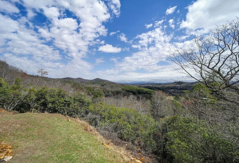 Pisgah Forest Home W/ Large Deck & Mountain Views!