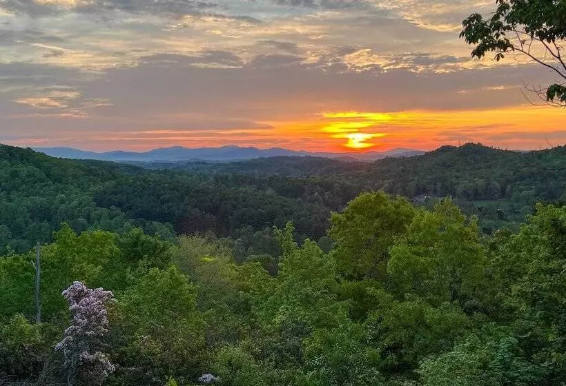 Pisgah Forest Home W/ Large Deck & Mountain Views!