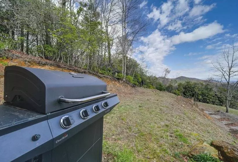 Pisgah Forest Home W/ Large Deck & Mountain Views!