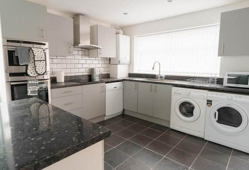 レジデンス Convenient Wirral Retreat