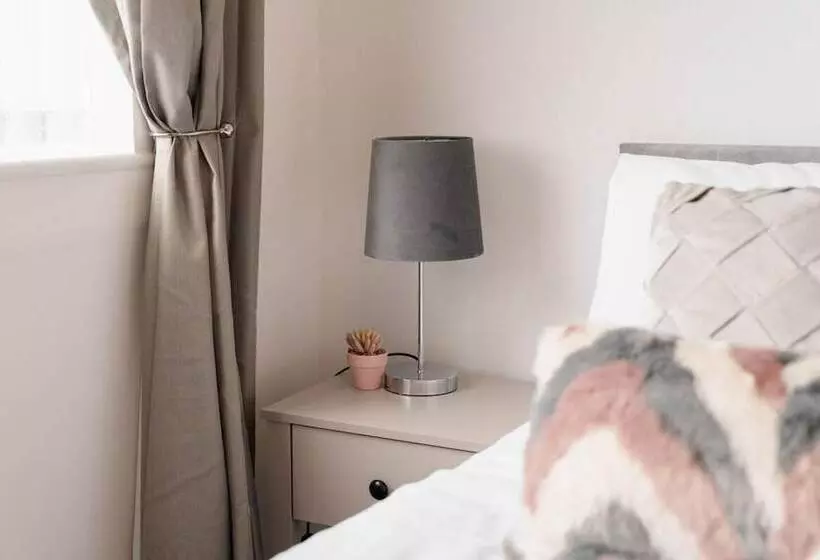 レジデンス Convenient Wirral Retreat