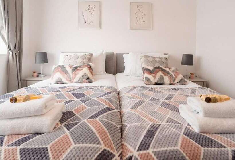 レジデンス Convenient Wirral Retreat