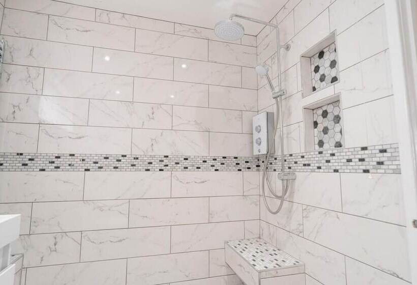 レジデンス Convenient Wirral Retreat