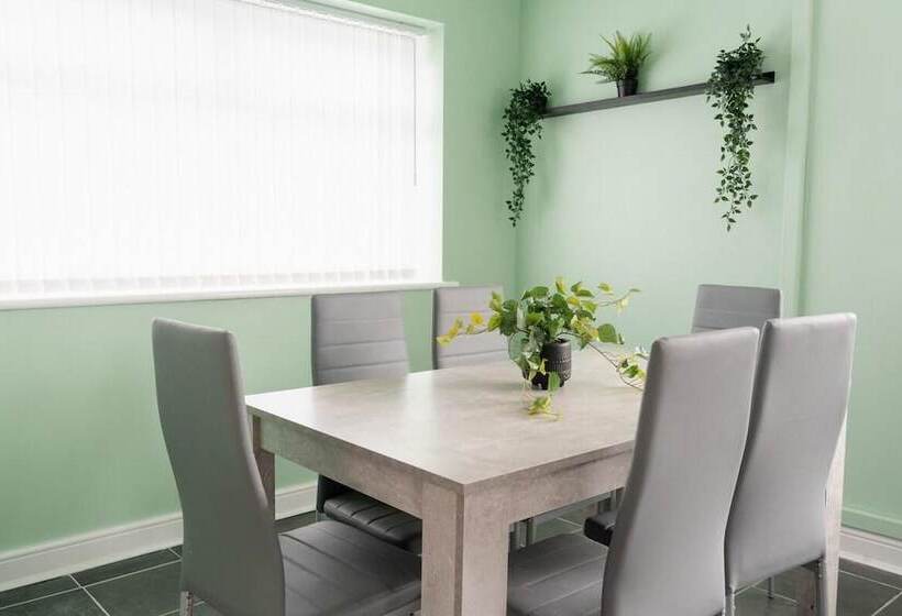 レジデンス Convenient Wirral Retreat