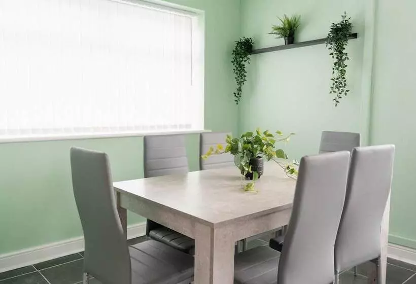 レジデンス Convenient Wirral Retreat