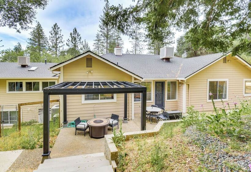 Serene Groveland House W/ Fire Pit + Lake Access!