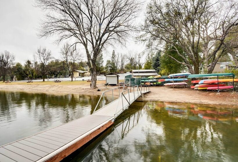 Serene Groveland House W/ Fire Pit + Lake Access!