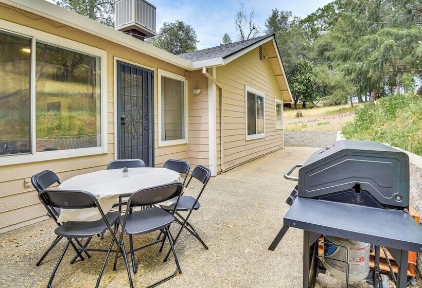 Serene Groveland House W/ Fire Pit + Lake Access!