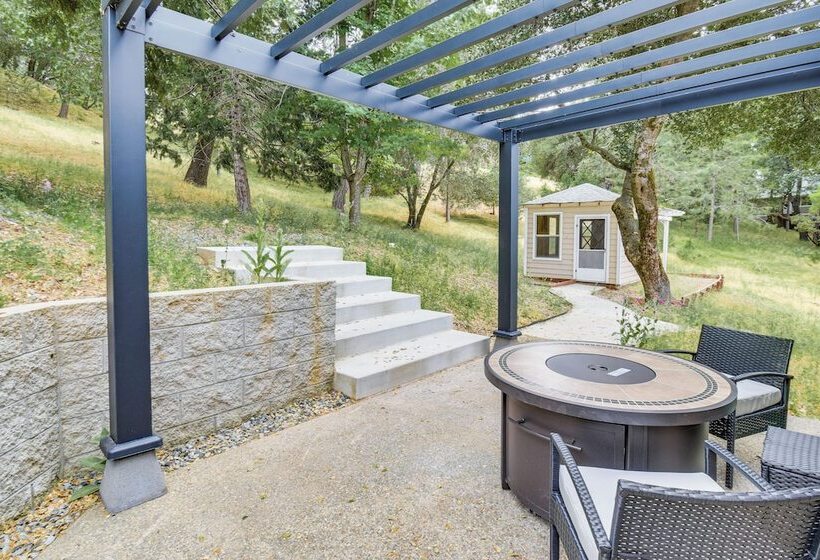 Serene Groveland House W/ Fire Pit + Lake Access!