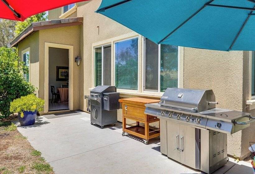 Rio Bravo Country Club Home In Bakersfield W/ Pool