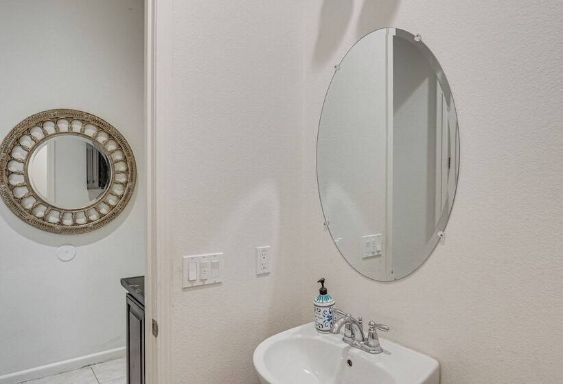 Rio Bravo Country Club Home In Bakersfield W/ Pool