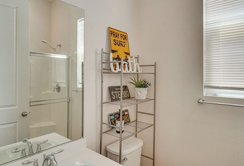 Rio Bravo Country Club Home In Bakersfield W/ Pool