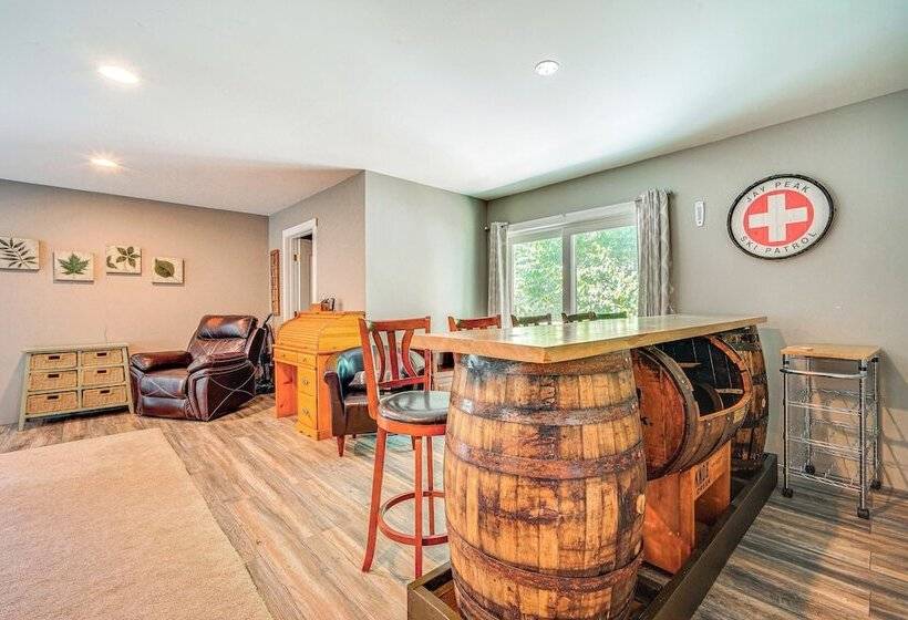 Wilmington Retreat Near Trails, Skiing & Festivals
