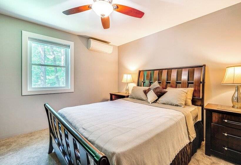 Wilmington Retreat Near Trails, Skiing & Festivals