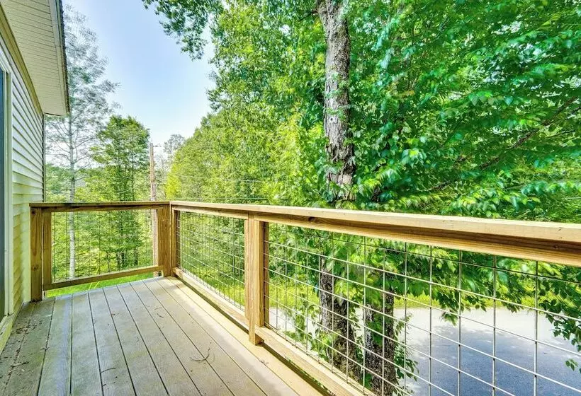 Wilmington Retreat Near Trails, Skiing & Festivals