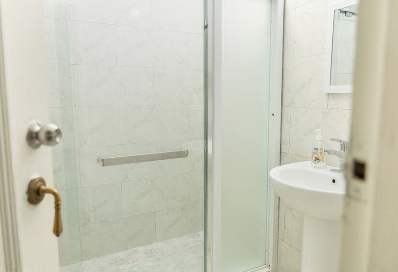 Adorable 1bed Cottage Walk To The Beach