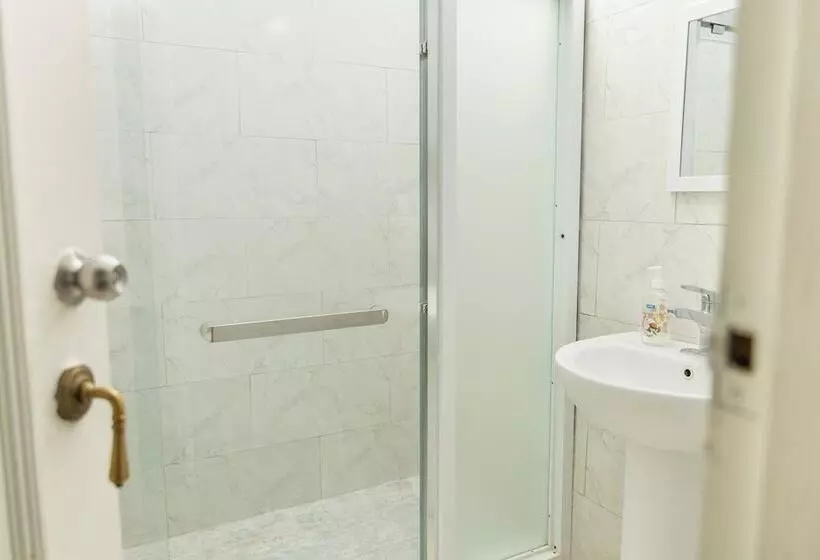 Adorable 1bed Cottage Walk To The Beach