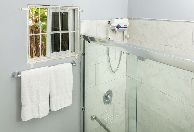 Adorable 1bed Cottage Walk To The Beach