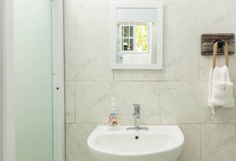 Adorable 1bed Cottage Walk To The Beach