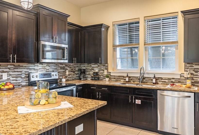 Amalfi Breeze By Avantstay Walk To The Beach, Luxe Design