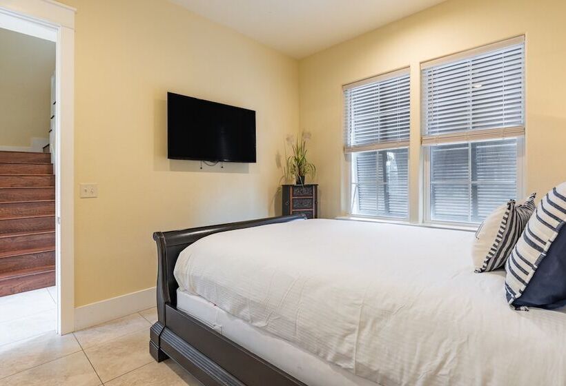 Amalfi Breeze By Avantstay Walk To The Beach, Luxe Design