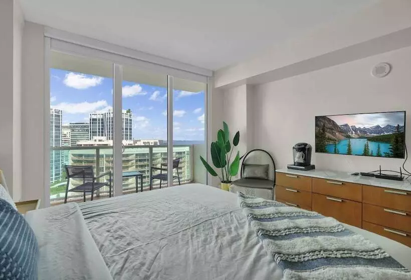 Beautiful Blue Gold Studio Ocean View