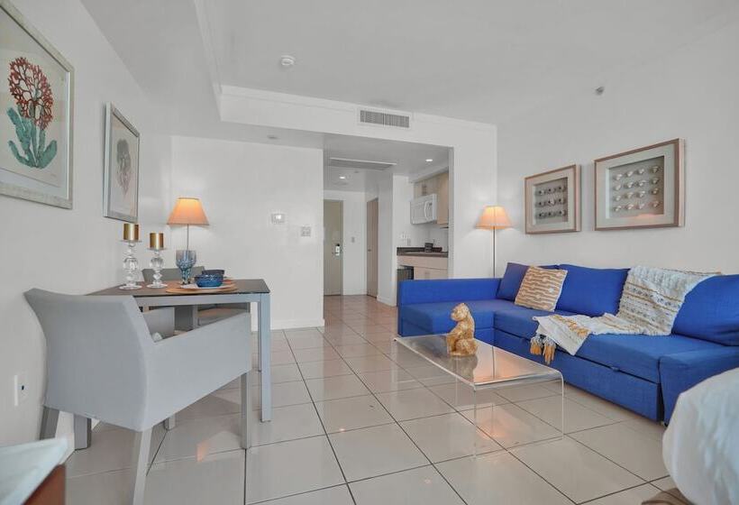 Beautiful Blue Gold Studio Ocean View