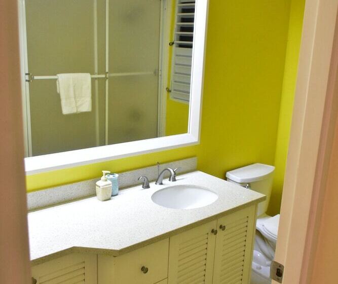 تختخواب و صبحانه The Palms Richmond Oasis