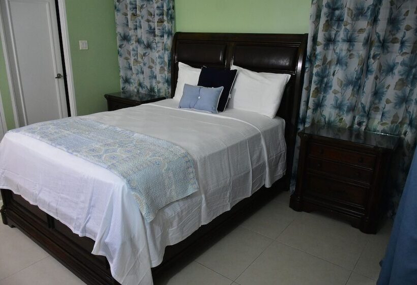 تختخواب و صبحانه The Palms Richmond Oasis